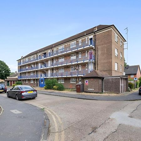 The Serene 2-Bedroom Flat W Free Street Parking サットン エクステリア 写真