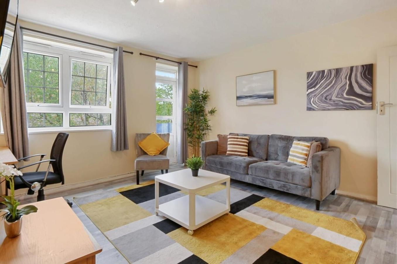 The Serene 2-Bedroom Flat W Free Street Parking サットン エクステリア 写真